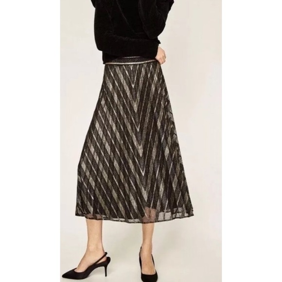 Zara Basic Collection Midi Skirt Gold Metallic Black Chevron Pleated S - Picture 1 of 8